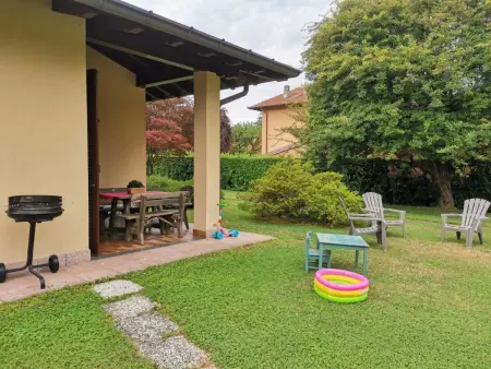 Location Maison à Travedona Monate 8 personnes