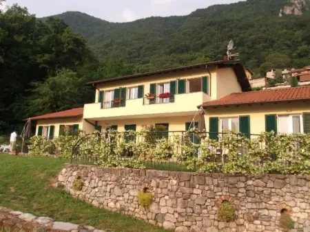 Location Maison à Oliveto Lario 20 personnes