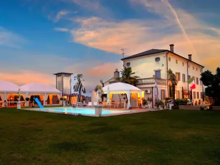 Location Maison à Castelbaldo 10 personnes