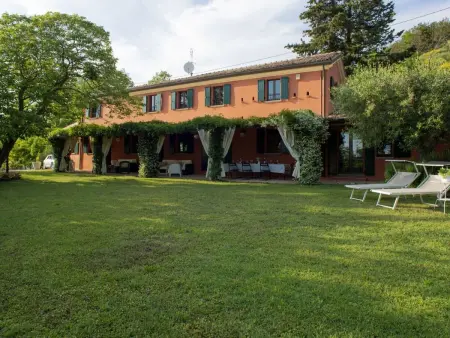 Location Maison à Fiorenzuola di Focara 8 personnes