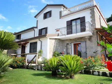 Location Maison à Colli Fontanelle 8 personnes