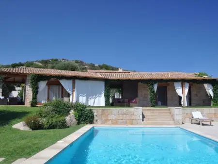 Location Maison à Agrustos 10 personnes