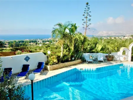 Location Maison à Valderice 12 personnes