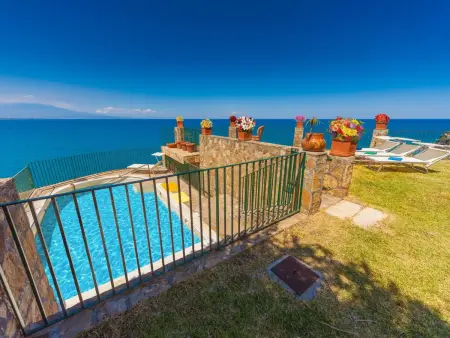 Location Maison à Agnone Bagni 14 personnes