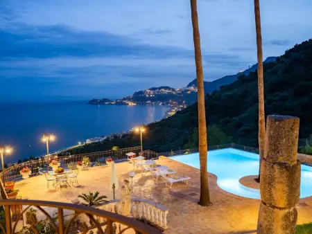 Location Maison à Letojanni 12 personnes