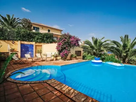 Location Maison à Patti 8 personnes