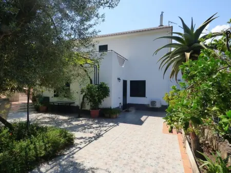 Location Maison à Patti 8 personnes