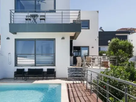 Location Maison à Atalaia 9 personnes