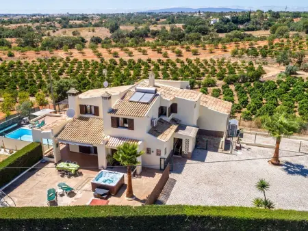 Location Maison à Guia 12 personnes