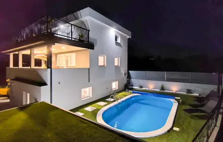 Location Maison à Poredje 6 personnes