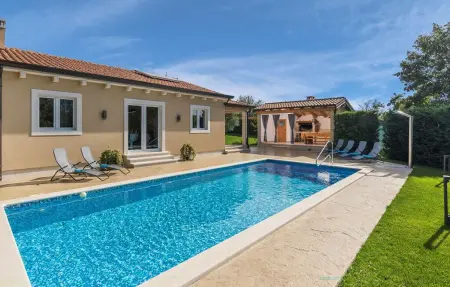 Location Maison à Brecevici 6 personnes