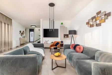 Location Villa à Rasa 12 personnes