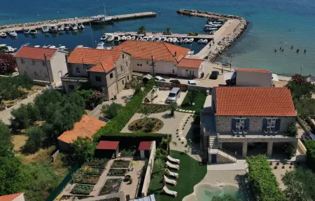 Location Maison à Dobropoljana 12 personnes