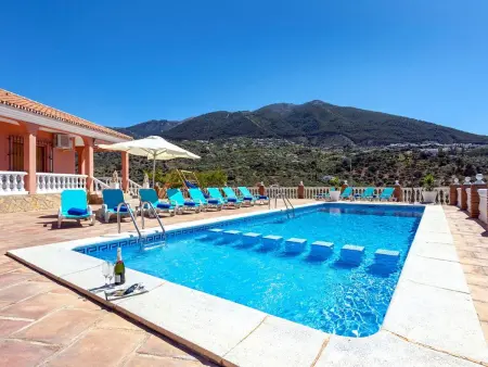 Location Maison à La Axarquía   Alcaucín 16 personnes