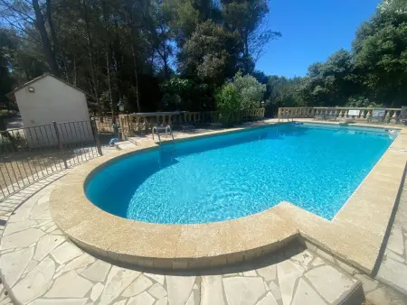 Location Maison à Grans 2 personnes