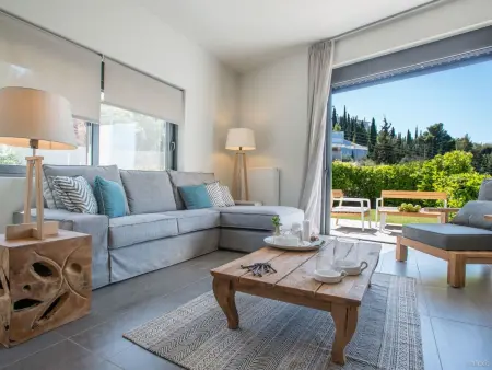 Location Maison à Melisi 6 personnes