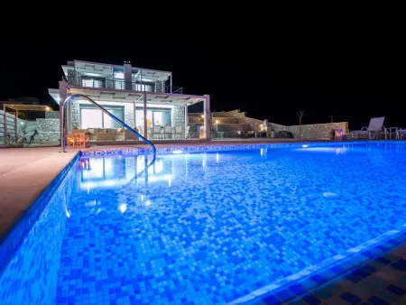 Location Maison à Kolympia 8 personnes