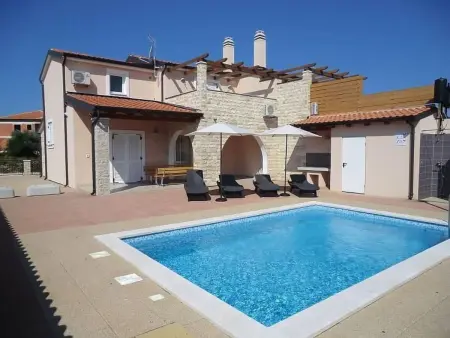 Location Maison à Buje 8 personnes