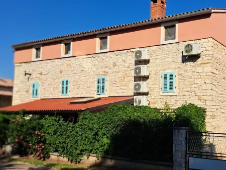 Location Maison à Bokordici 13 personnes