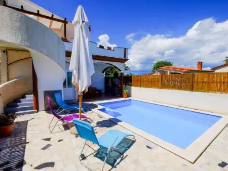 Location Maison à Barban 6 personnes