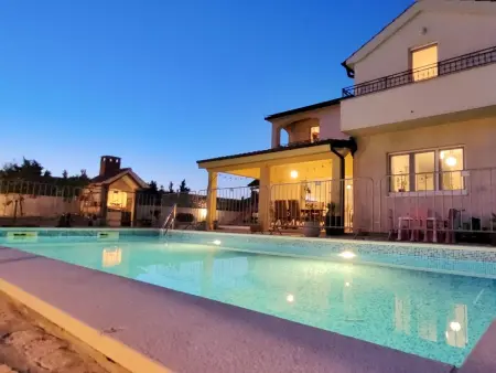 Location Maison à Nin 6 personnes