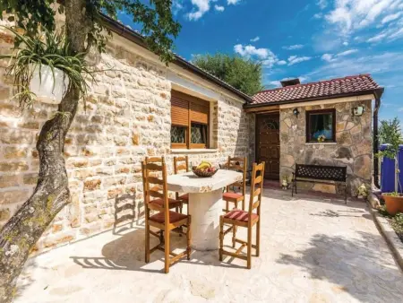 Location Maison à Budak 8 personnes