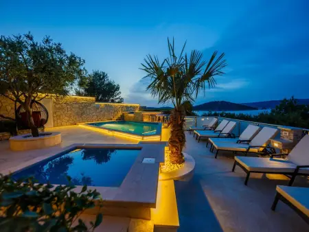 Location Maison à Rogoznica Ražanj 18 personnes