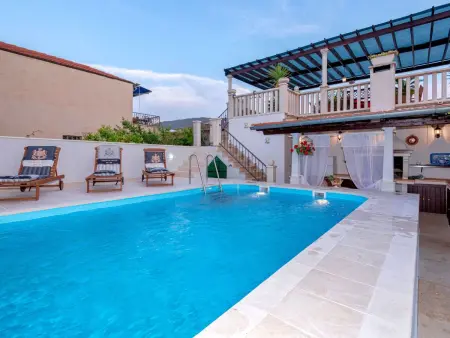 Location Maison à Kaštel Novi 7 personnes