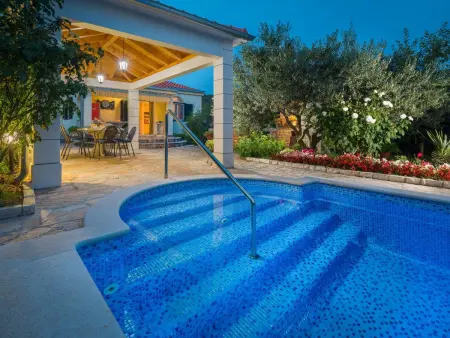 Location Maison à Katuni 7 personnes