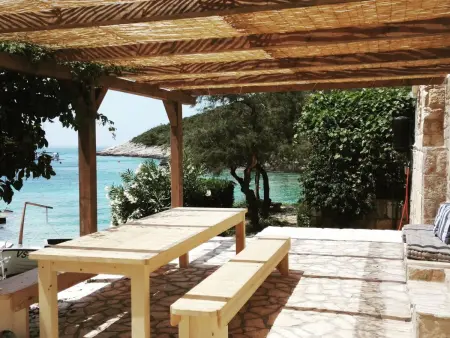 Location Maison à Vis Vis 4 personnes