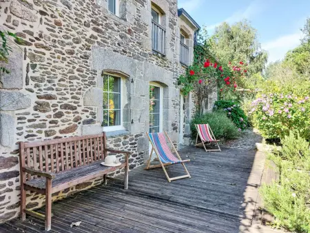 Location Maison à Languenan 9 personnes