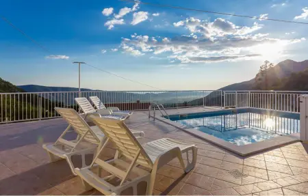 Location Maison à Gruda 5 personnes