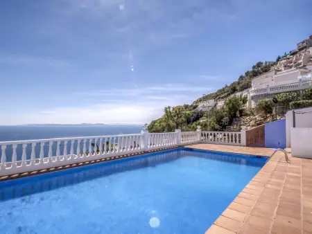 Location Maison à Roses 4 personnes