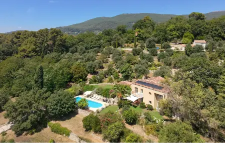 Location Maison à Châteauneuf Grasse 9 personnes