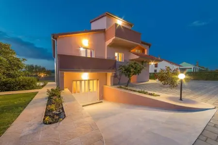 Location Maison à Biograd na moru 10 personnes