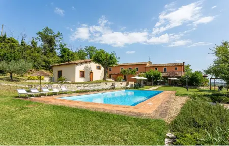 Location Maison à Frazione Marcellano 4 personnes