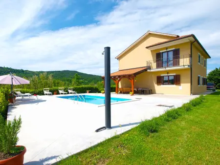 Location Maison à Bazgalji 10 personnes