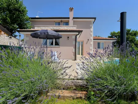 Location Maison à Dracevac 8 personnes