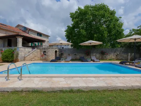 Location Maison à Bokordici 8 personnes