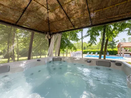 Location Maison à Drenje 10 personnes