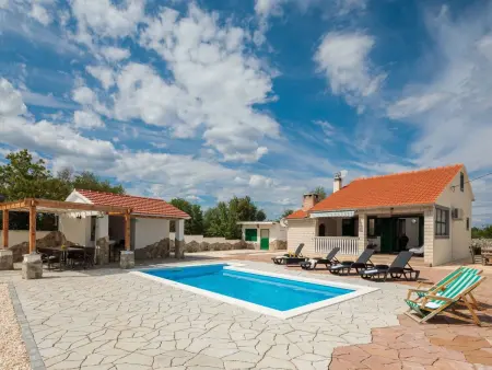 Location Maison à Bogatic 4 personnes