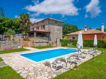 Location Maison à Labin 9 personnes