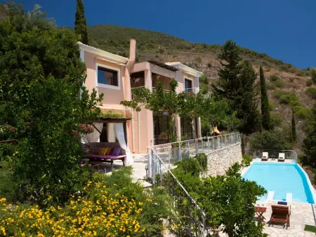 Location Maison à Mikros Gialos 8 personnes