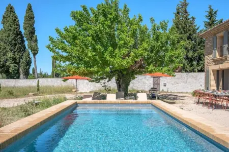 Location Villa à Travaillan 10 personnes