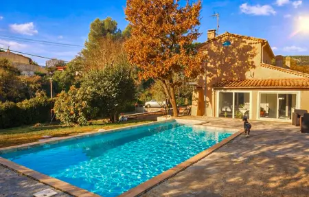 Location Maison à Saint Zacharie 8 personnes