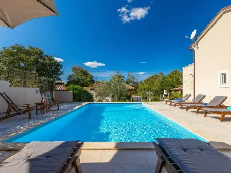 Location Maison à Bazgalji 6 personnes