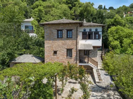 Location Maison à Agria 8 personnes