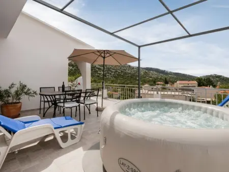 Location Maison à Zadvarje 4 personnes