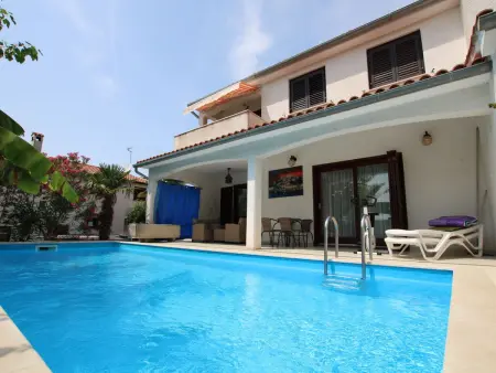 Location Maison à Dracevac 6 personnes