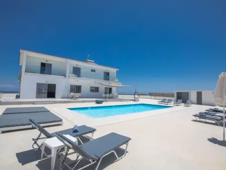 Location Maison à Paralimni 12 personnes